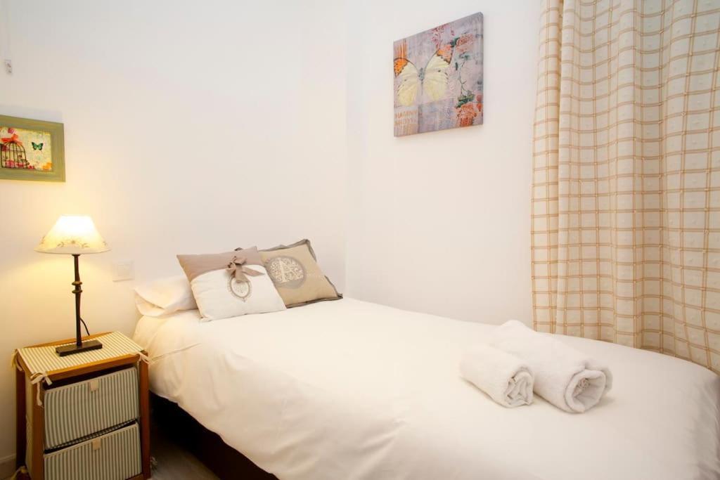 Apartment Gracia Travesera 2 Bedrooms Renovated Barcelona