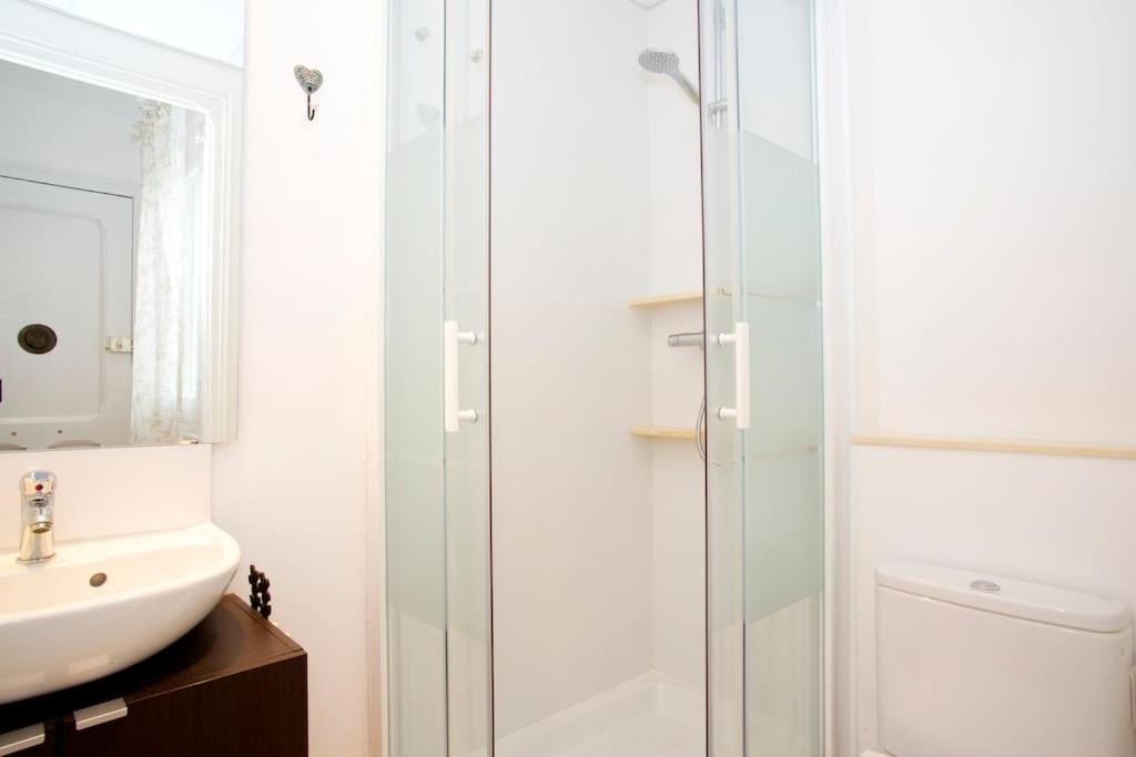 Gracia Travesera 2 Bedrooms Renovated Apartment Barcelona