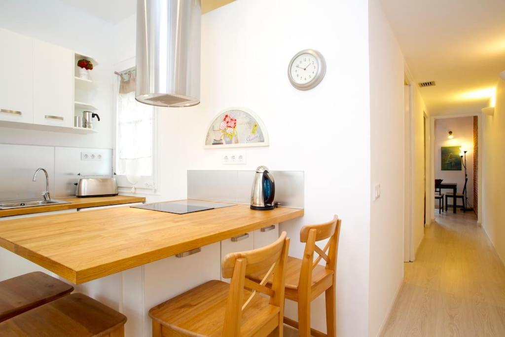 Gracia Travesera 2 Bedrooms Renovated Barcelona